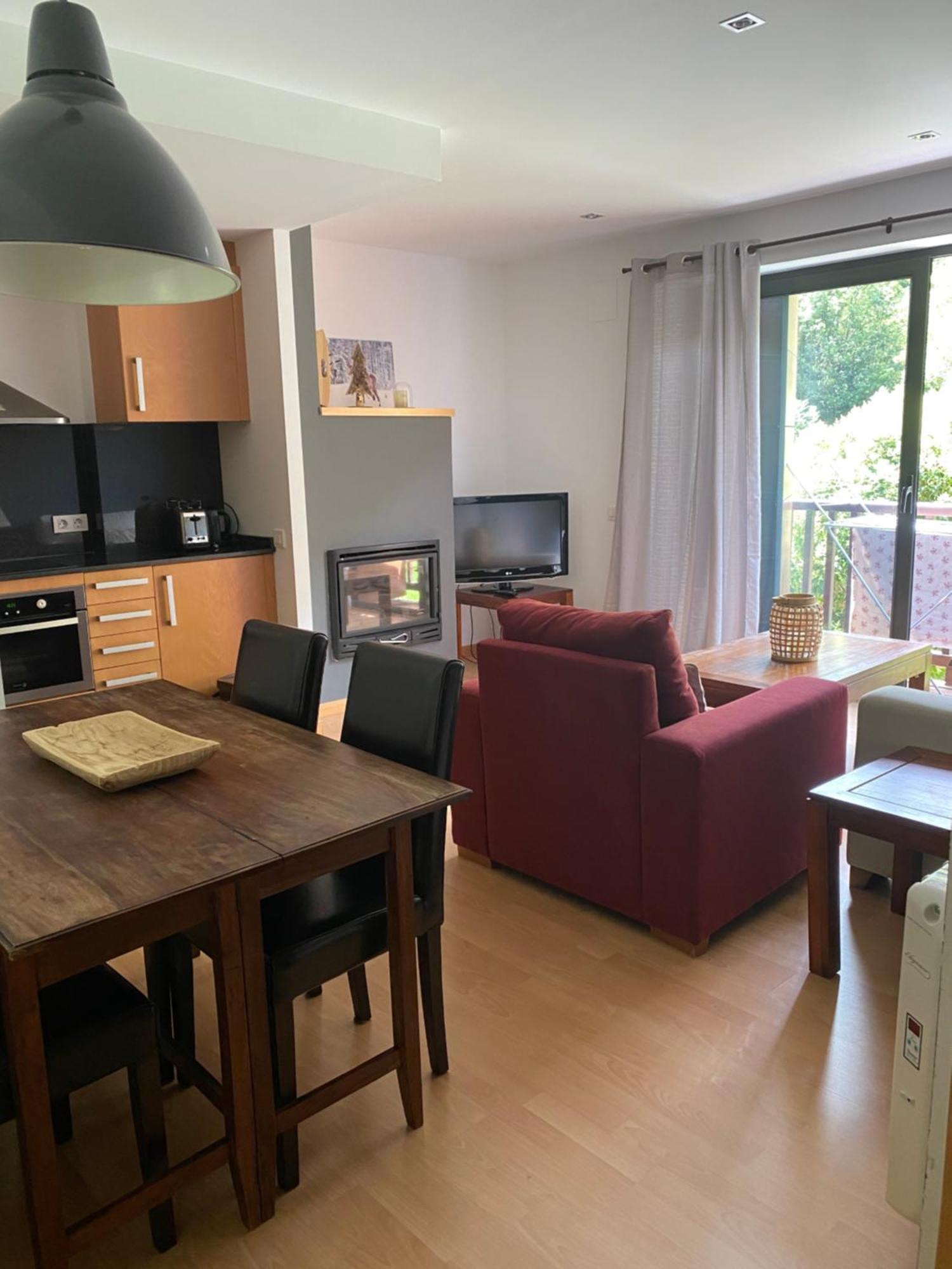 Apartament Hug Roger Valencia D'Aneu Exterior foto