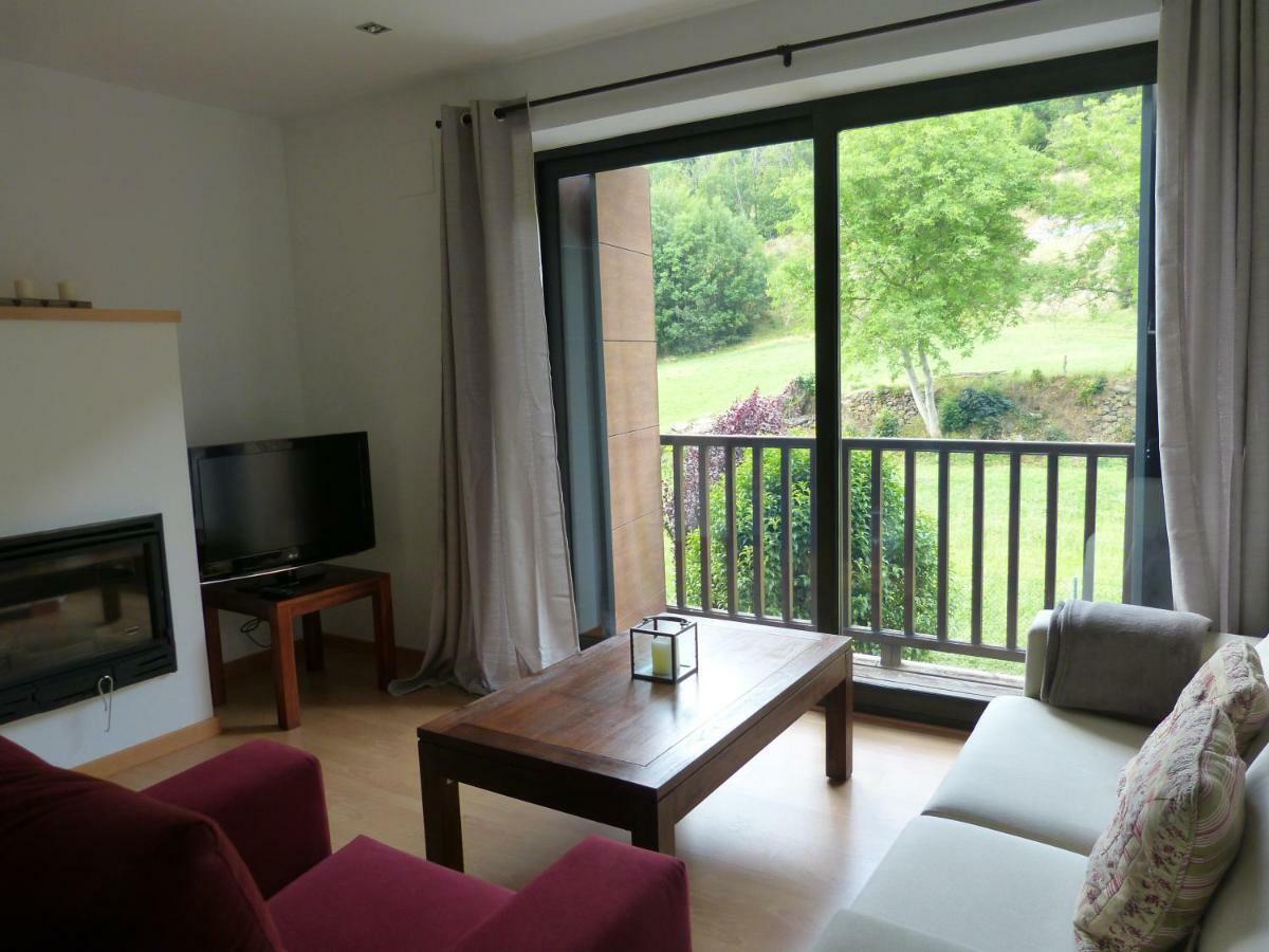 Apartament Hug Roger Valencia D'Aneu Exterior foto